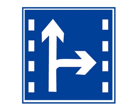 新疆直行和右转合用车道